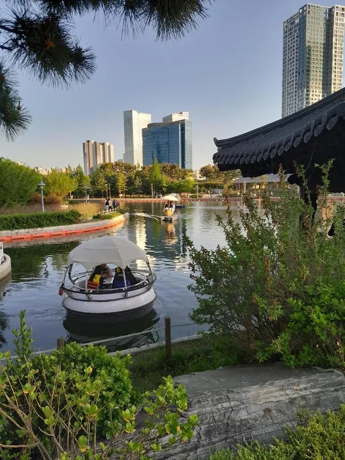 Songdo Halla Westernpark-Seaviewroom Hotel-바다전망 インチョン広域市