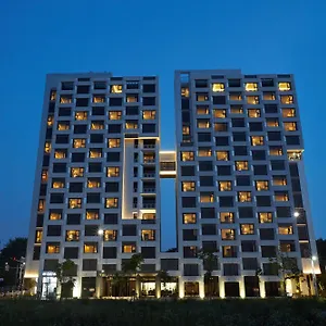 호텔 로얄 엠포리움 공항